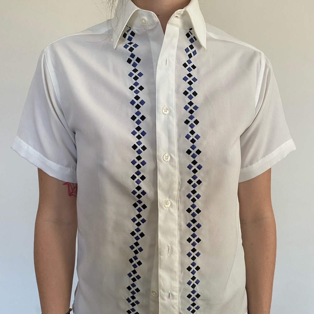 fun pattern retro shirt